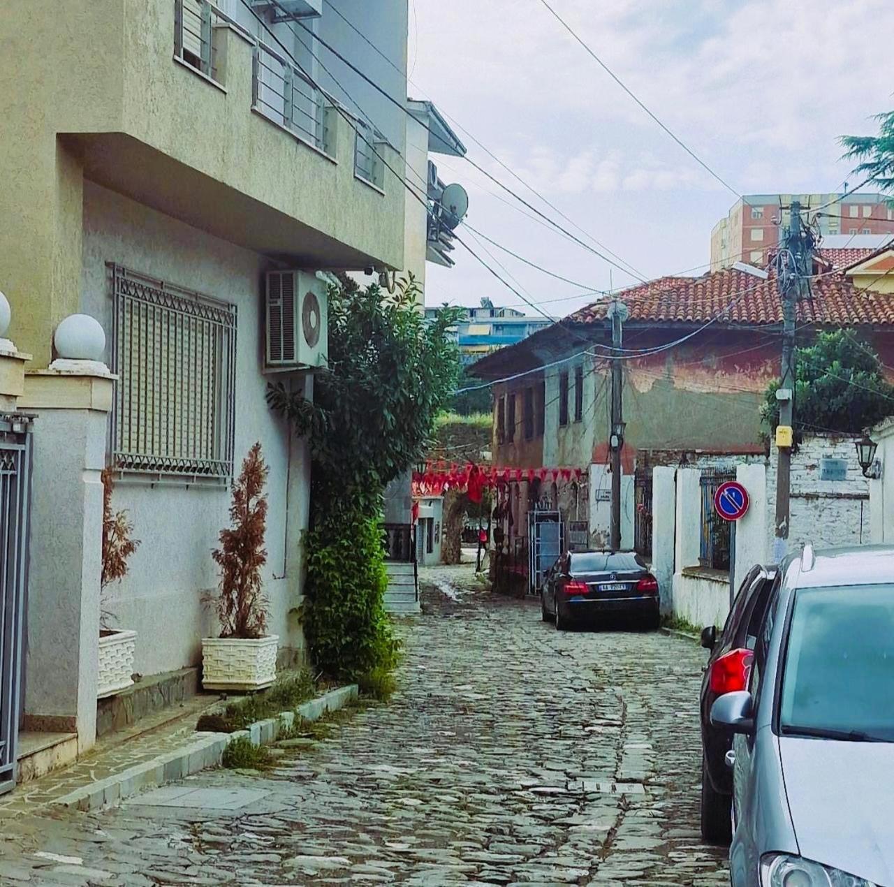 Neokastra Apartament *